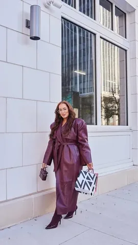 iambeauticurve Instagram post about Holiday shopping and style