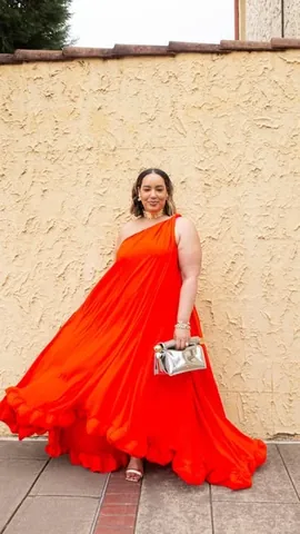 iambeauticurve Instagram post about Plus size dress styling