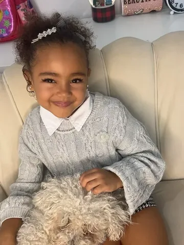 iambeautifulbeauty Instagram post about Back to school fashion