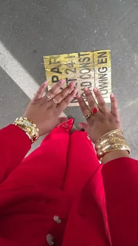 iamfabellis Instagram post about Thrifting