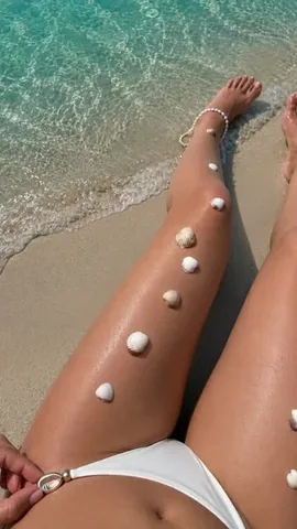 iamlena Instagram post about Beach accessories