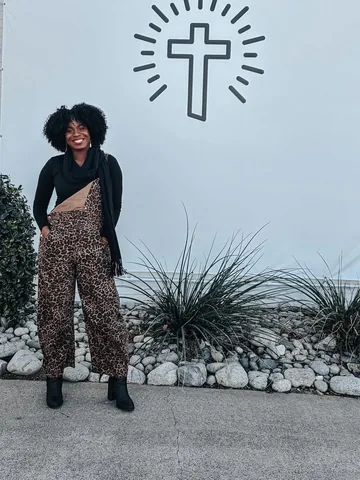 iamschnaidie Instagram post about Christian gratitude and devotion
