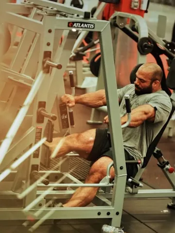 ifbbjondelarosa Instagram post about Strength training
