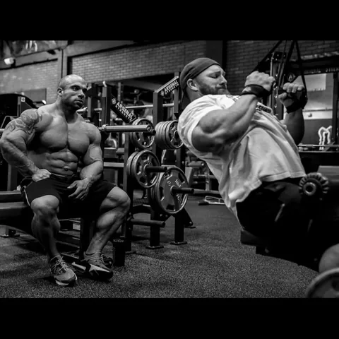 ifbbjondelarosa Instagram post about Bodybuilding training