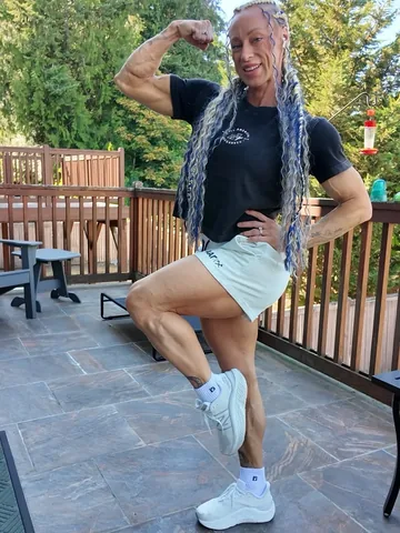 ifbbmissytruscott Instagram post about Apparel product showcase