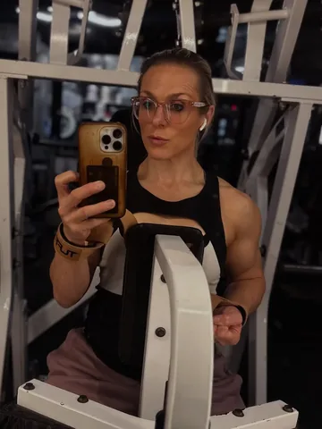 ifbbpro_gemmalancaster Instagram post about Solo gym session