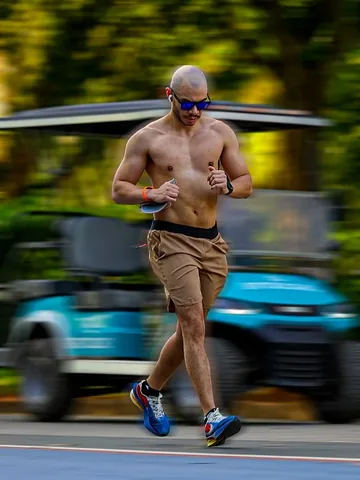 igorzismo Instagram post about Running and apparel