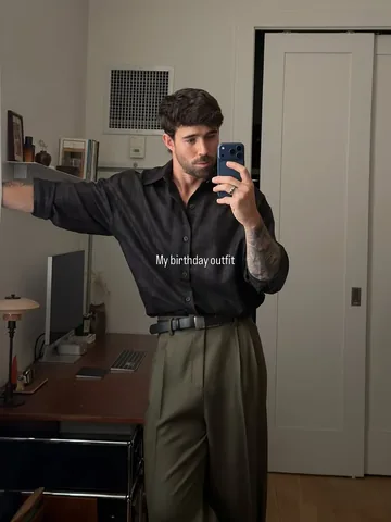 DANIEL SIMMONS Instagram post thumbnail