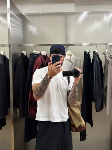 DANIEL SIMMONS Instagram post thumbnail