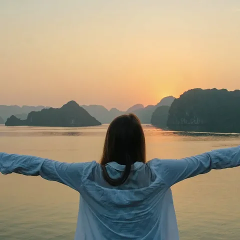 inoisemviagem Instagram post about Halong Bay