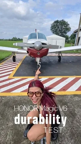 isadoes_ Instagram post about Honor Magic V6 durability test
