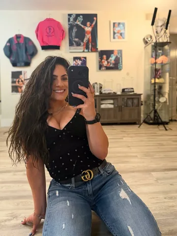 itsarielkhadr Instagram post about Personal style