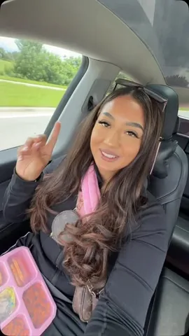 itscassieblanko Instagram post about Los Angeles travel vlog