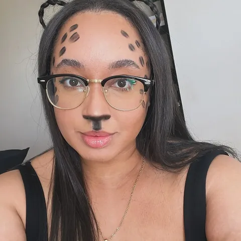 itsmetroi Instagram post about Halloween costume