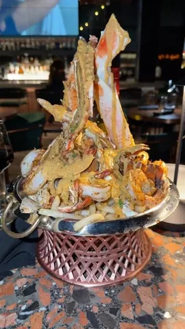 itsmyrayeraye Instagram post about Houston restaurant experience