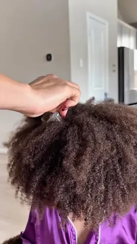itsmyrayeraye Instagram post about Scalp care tool