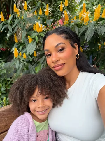 itsmyrayeraye Instagram post about Family museum outing