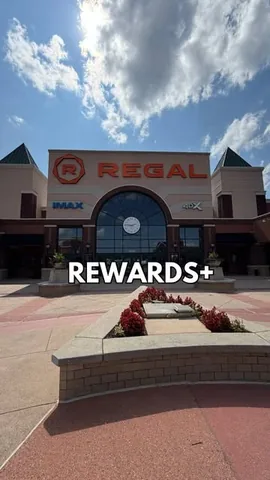 itssummerssomewhere Instagram post about Regal Rewards+ membership