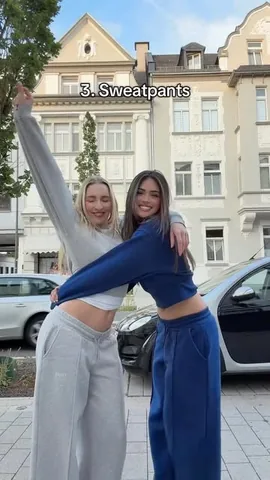 jacquebunnyy Instagram post about Sweatpants fashion