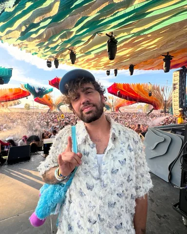 jakekodish Instagram post about Festival fashion