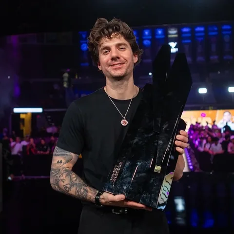 jamescrowder94 Instagram post about Esports championship
