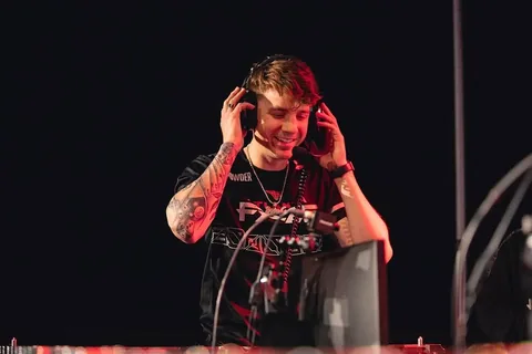 jamescrowder94 Instagram post about Esports competition
