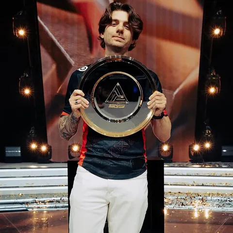 jamescrowder94 Instagram post about Esports championship