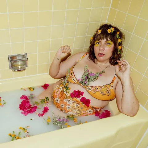 jamie_jetaime Instagram post about Vintage bathroom restoration