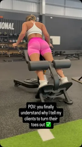 jamieleepurnell Instagram post about Foot position for glute exercises