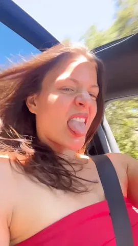 janelleginestra Instagram post about Handling criticism