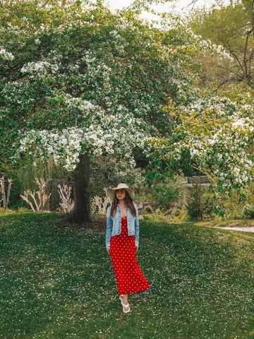 jaszzhang Instagram post about Toronto Botanical Garden and Markham attractions