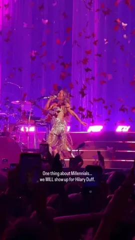 jaszzhang Instagram post about Hilary Duff concert