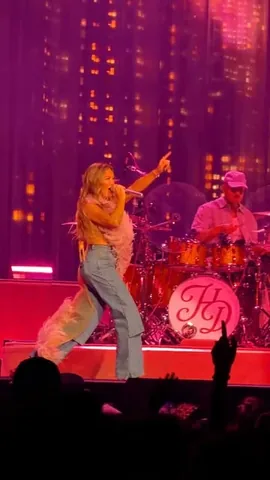 jaszzhang Instagram post about Hilary Duff concert experience