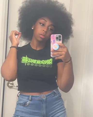 _jazzyguns Instagram post about Natural hair