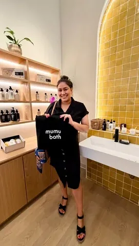 jbeautifymakeup Instagram post about Bath and self care store opening