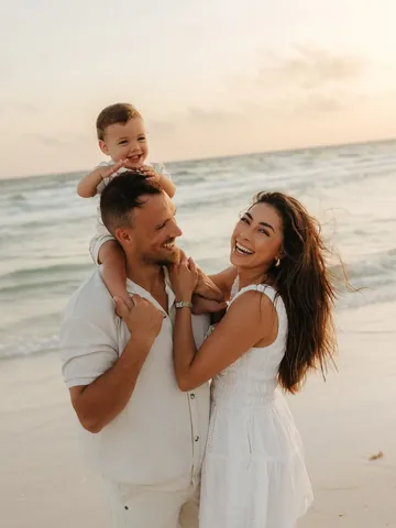 jeanineamapola Instagram post about Family vacation