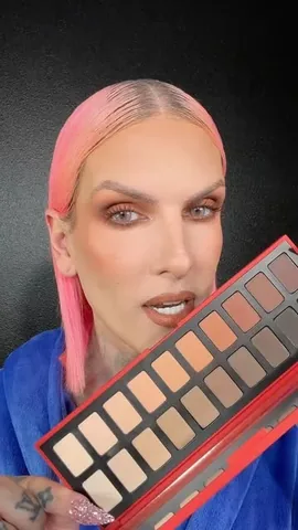 jeffreestar Instagram post about Eyeshadow palette review