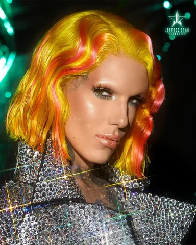 jeffreestar Instagram post about Makeup sale