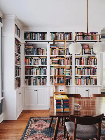 jennareadsbooks Instagram post about Books and reading