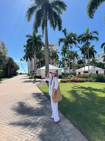 jennifernazaruk Instagram post about Beach lifestyle