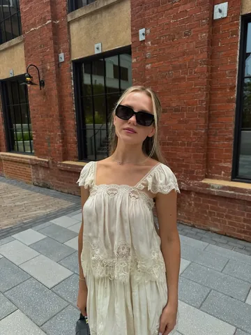 jennifernazaruk Instagram post about Summer lifestyle
