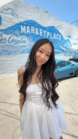 jessicacarrielee Instagram post about Facebook Marketplace pop up