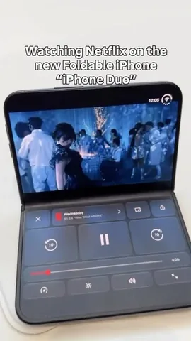 jessicanaziri Instagram post about IPhone Duo display