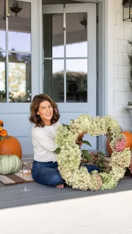 jillian.harris Instagram post about Hydrangea wreath DIY
