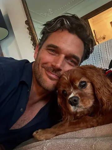 jislainduval Instagram post about Pet companionship