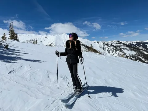 joannahillman Instagram post about Skiing and winter leisure