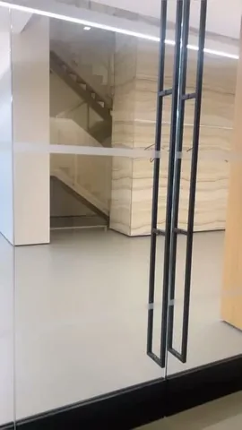 joannahillman Instagram post about Designer fashion fitting
