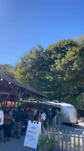 joannahillman Instagram post about Fall season activities