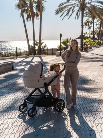 johannaolinemodin Instagram post about Baby gear review