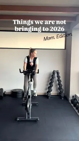 johannaolinemodin Instagram post about New year fitness challenge